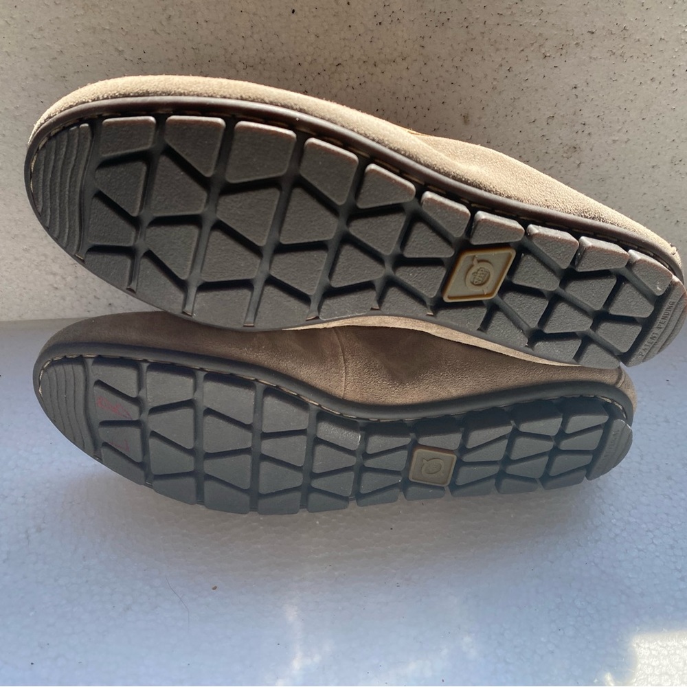 Born Women’s Tan Suede Leather Slip On Ballet Shoes Size 8M - Picture 13 of 14